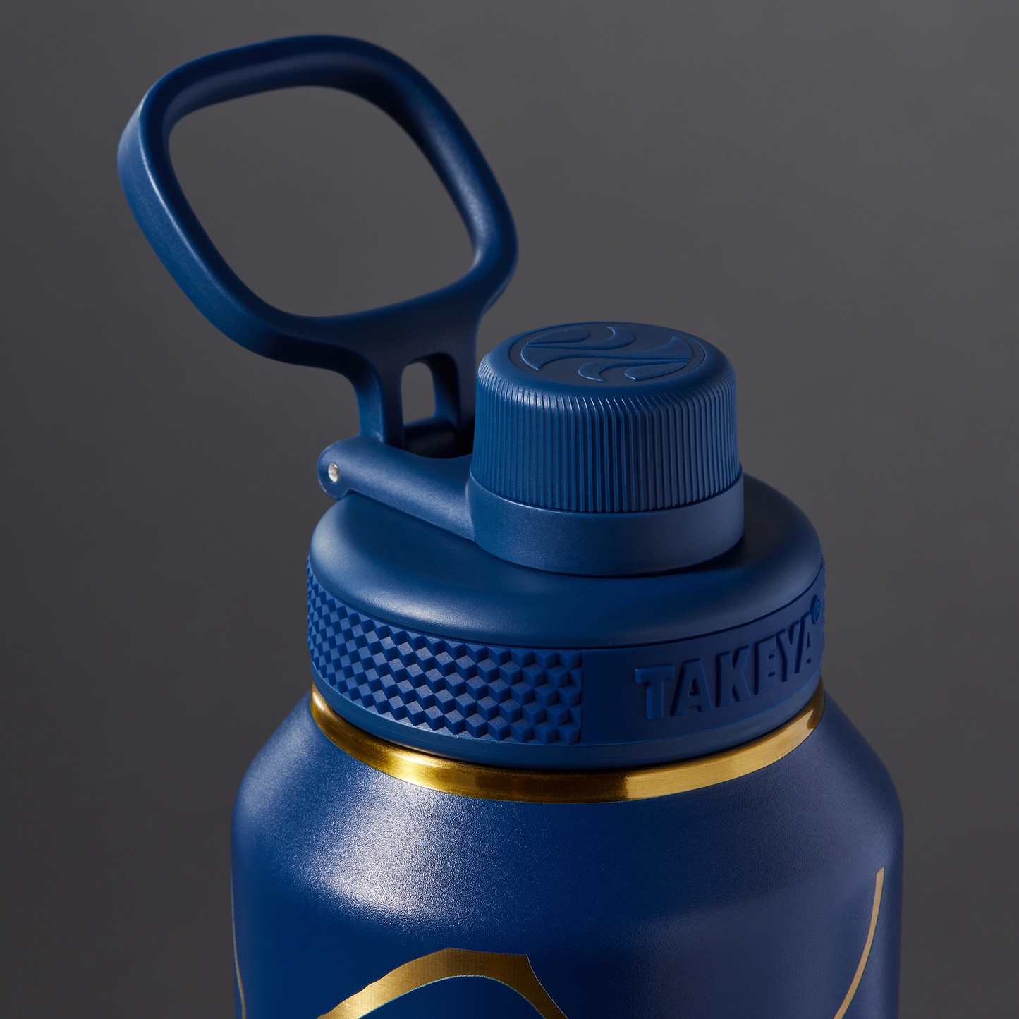 kintsugi-water-bottle-with-spout-lid-e0 51390-TK_HO25_Kintsugi_Takeya9266.png